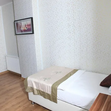 Hotel Garden Hill 3*